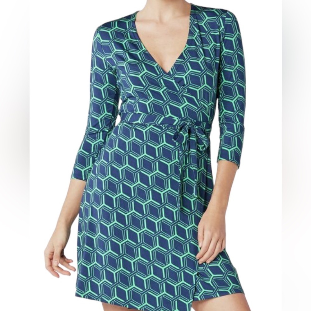 Geometric Chainlink Wrap Dress - Picture 10 of 10